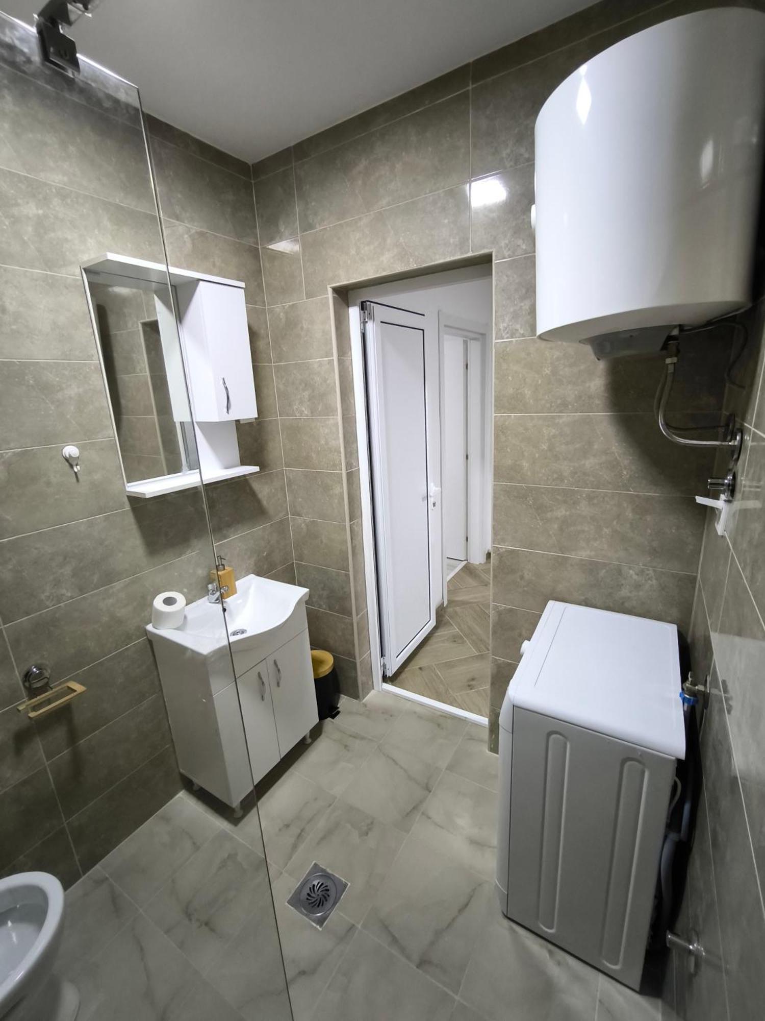 Hidden Villa Apartments Kotor Exterior photo